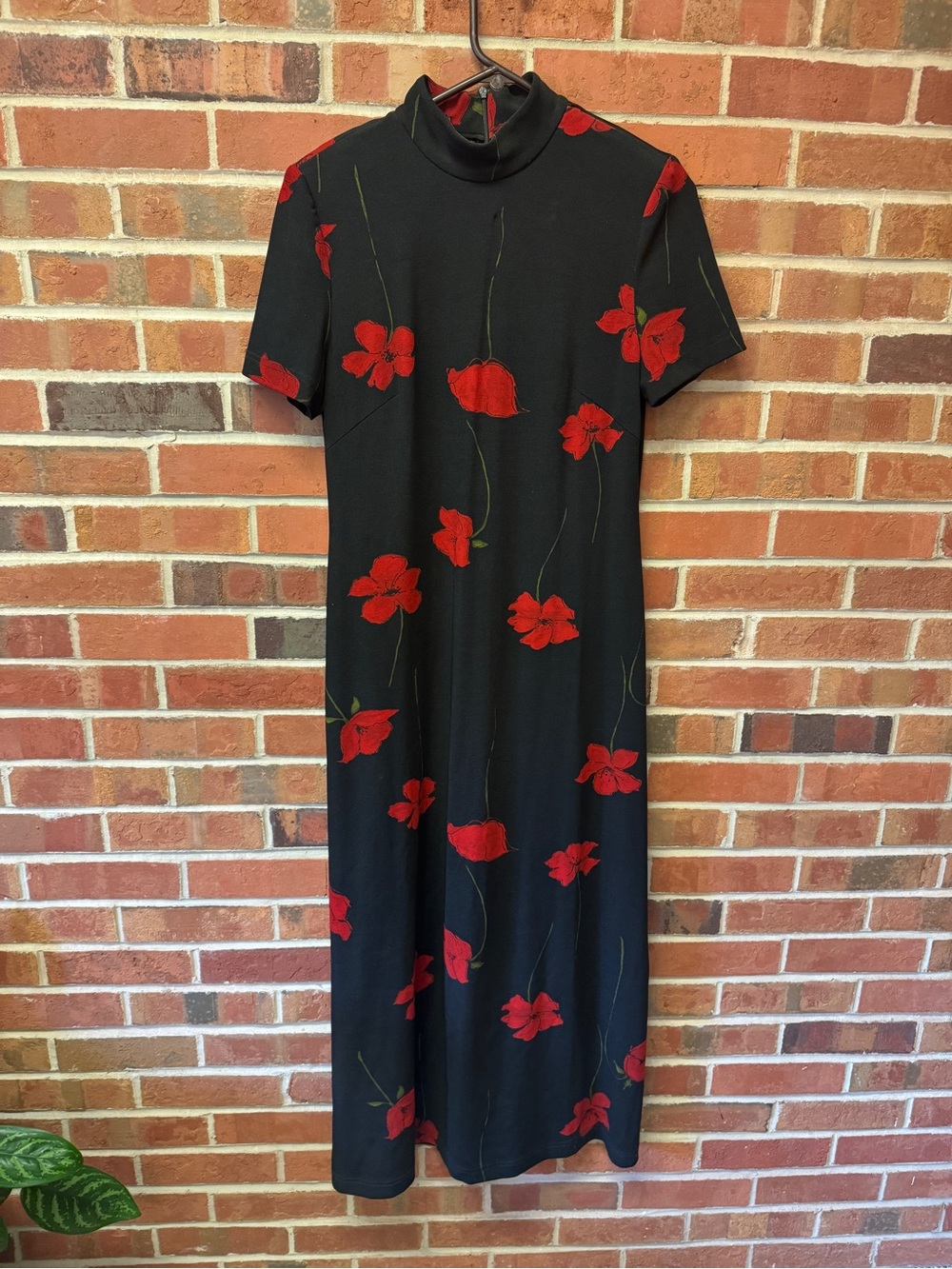 Donna Ricco Black Mock Neck Dress with Red Floral Print